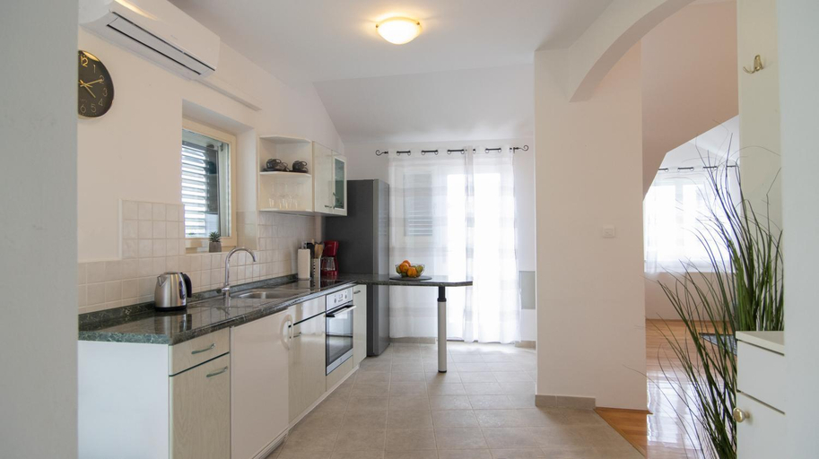 Others 5, Mozart apartments, Baška Voda
