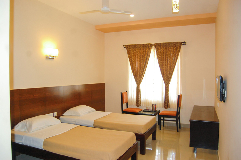 Bedroom 2, Philomena Hotel & Apartment, Thanjavur