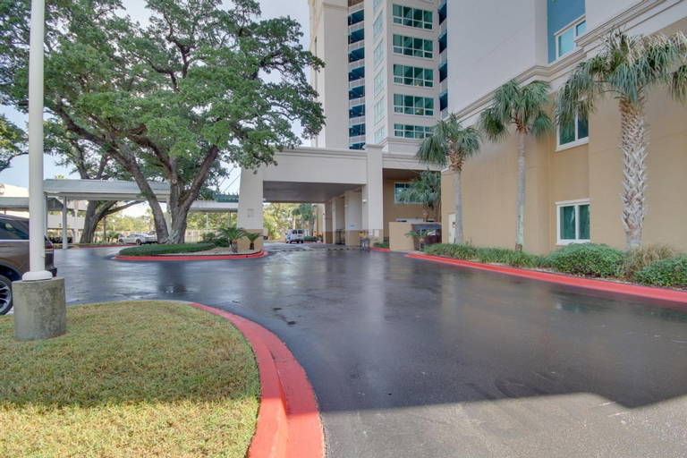 Charming Condo on the Beach/Legacy T2-1102, Harrison