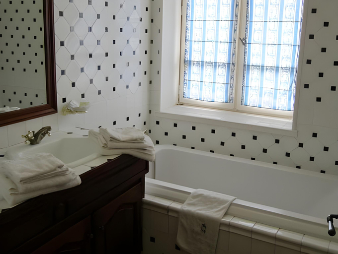 Bathroom 4, Chambres d'hotes balneo Chateau de Jonquieres, Aude