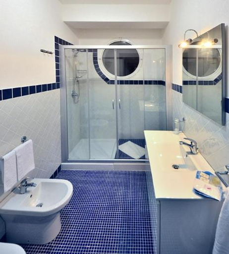 Bathroom 5, Astro Suite Hotel, Palermo