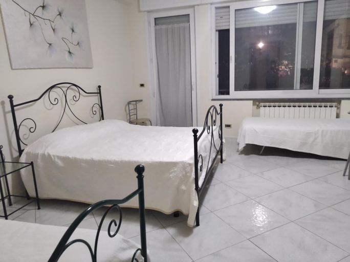 Bedroom 4, My Angels B&B, Napoli
