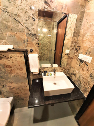 Bathroom 2, Hotel Suvin Residency - Rooftop Swimming Pool, Udaipur