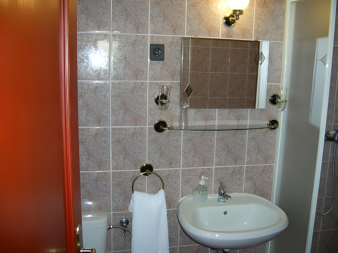 Bathroom 3, RQ Boutique & Unique Hotel, Győr