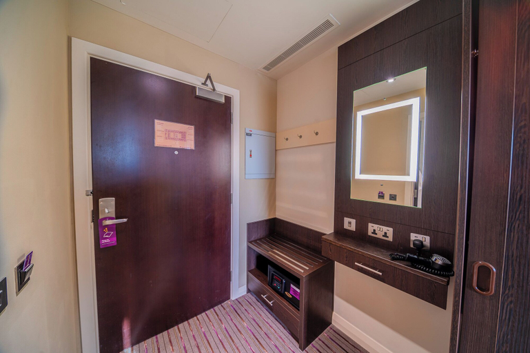 Bathroom 4, Premier Inn Doha Education City, Al Rayyan