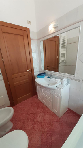 Bathroom 3, Villa Dorothee, Napoli