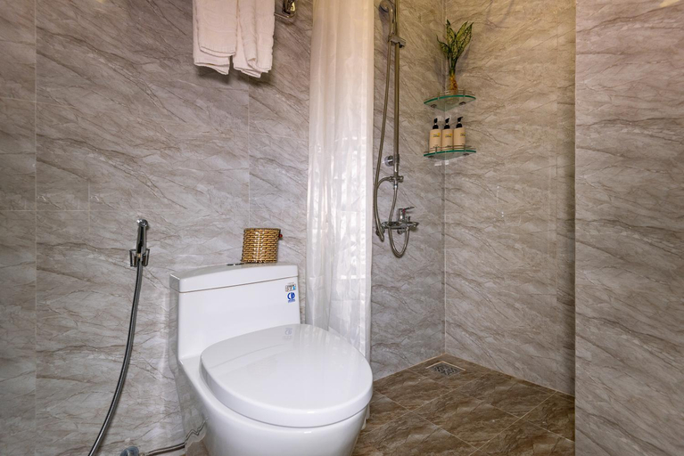Bathroom 15