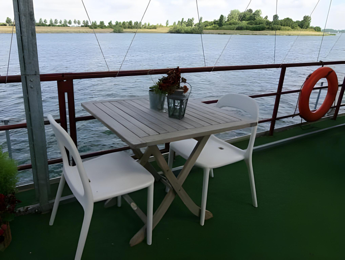 Others 5, Botel Ophoven, Limburg