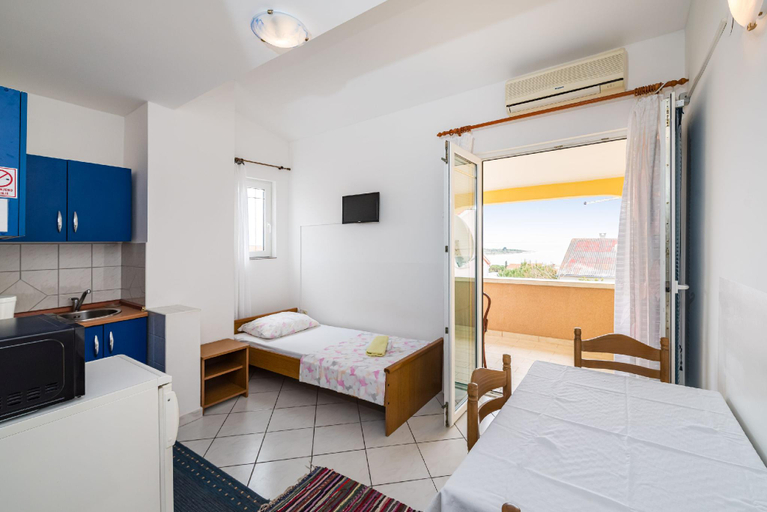 Bedroom 3, Nice Apartment Silvia 3 for 3 Persons, Novalja