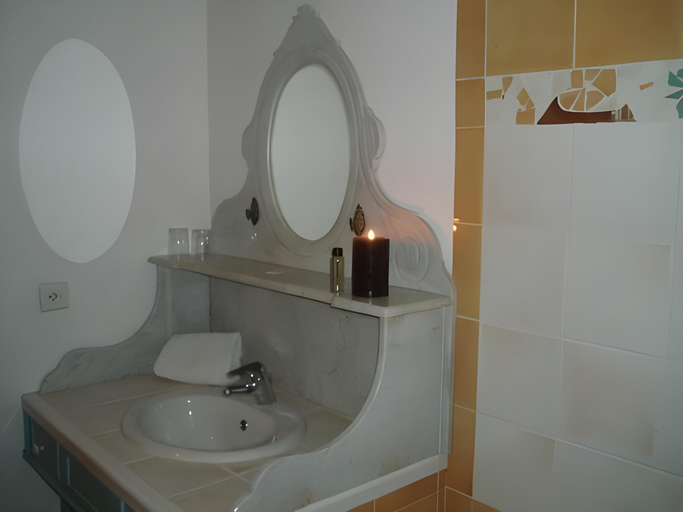 Bathroom, La Bergerie de l'etang, Hérault