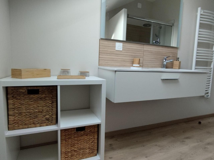 Bathroom 2, Les Tilleuls de Marie, Saône-et-Loire