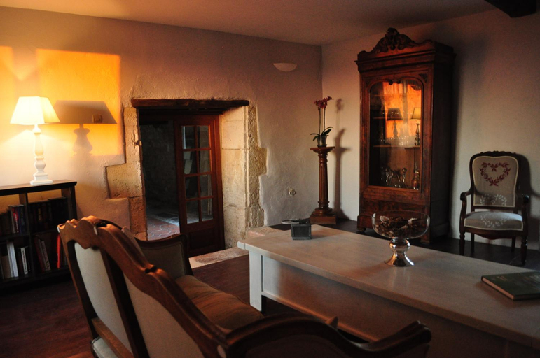 Food & Drinks 2, Chambres d'Hotes La Grange Au Bois, Dordogne