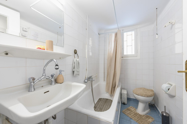 Others 4, Private Rooms Athens - Shared Bathroom, Attica