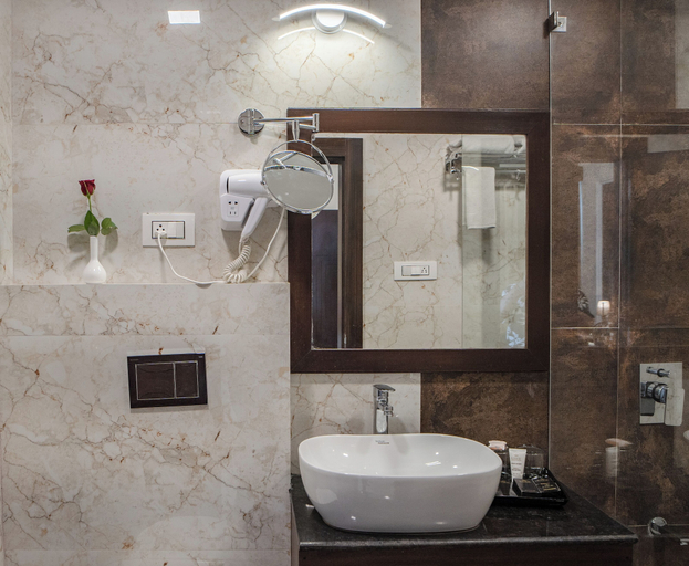 Bathroom 3, THE COURTYARD - Beyond Bar & Club, Udaipur