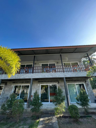 Exterior 8