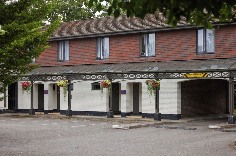 Exterior & Views 2, Cross Roads Hotel by Chef and Brewer Collection, Northamptonshire