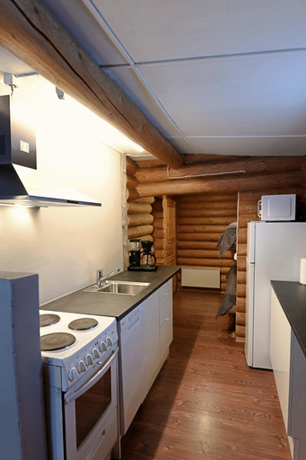 Others 5, Classic Log Cabin Ski-in Ski-out, Lapland