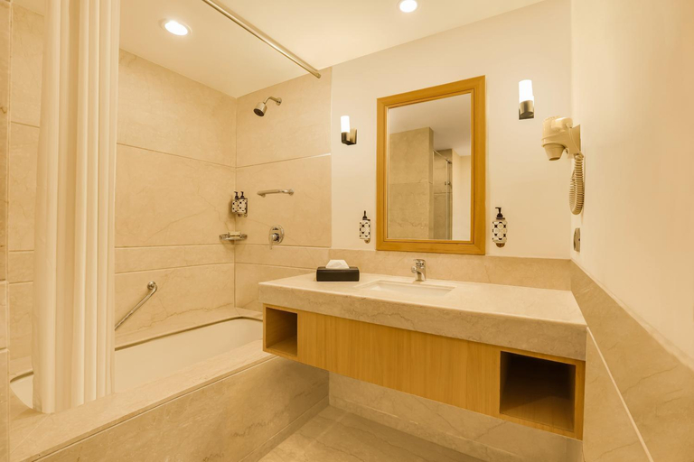 Bathroom 4, Lemon Tree Premier Delhi Airport Hotel, Delhi