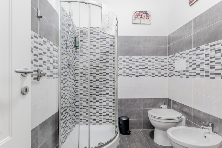 Bathroom 5, vatican sweet guest house, Rome