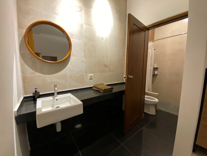 Bathroom 9