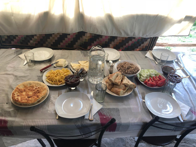 Food & Drinks 3, Pirikiti, Akhmeta