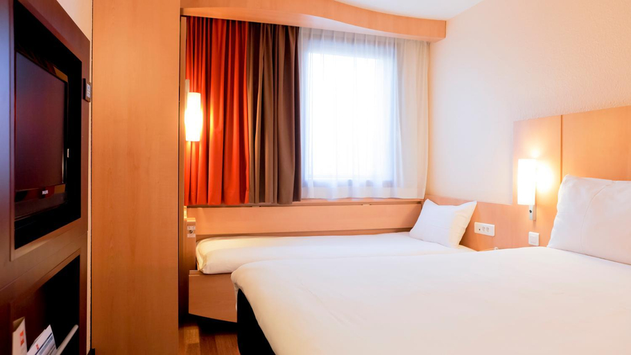 Bedroom 26