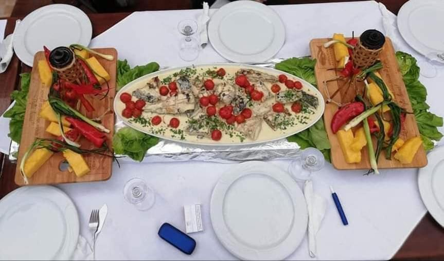 Food & Drinks 3, Casa ERIC, Crisan