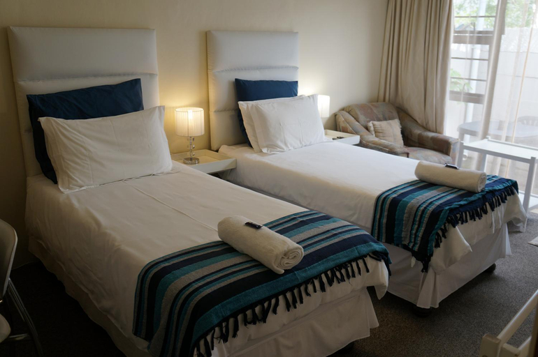 Bedroom 2, Kennington Palms, Buffalo City