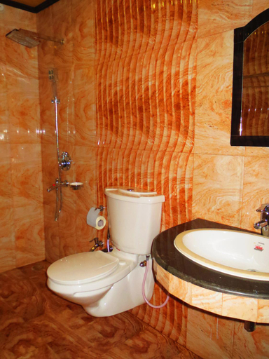 Bathroom, Himalaya Darshan Resort, Bageshwar