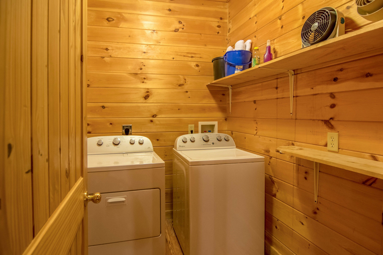 Bathroom 3, Moose Hollow Lodge, Sevier