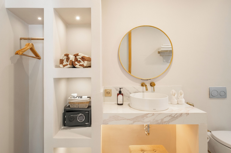 Bathroom 4