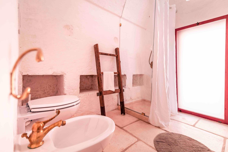 Bathroom 3, Masseria Spina Resort, Bari