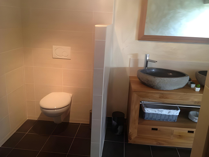 Bathroom 3, La Pinède d'Estarac, Aude