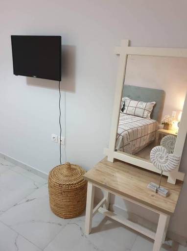 Others 4, Eytyhias Yard apartments in Poros, Attica
