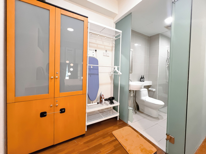 Bathroom 10