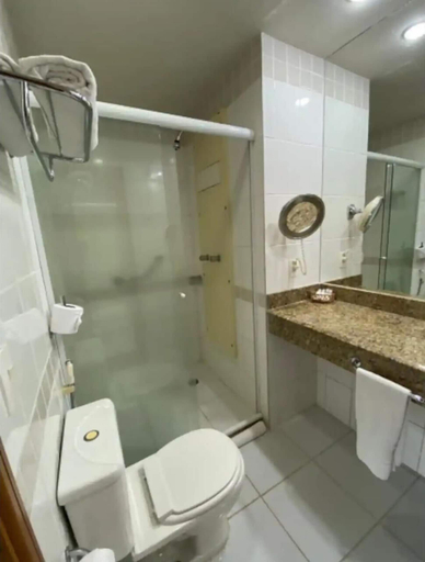 Bathroom 3, Flat com vista no Tropical Executive, Maués