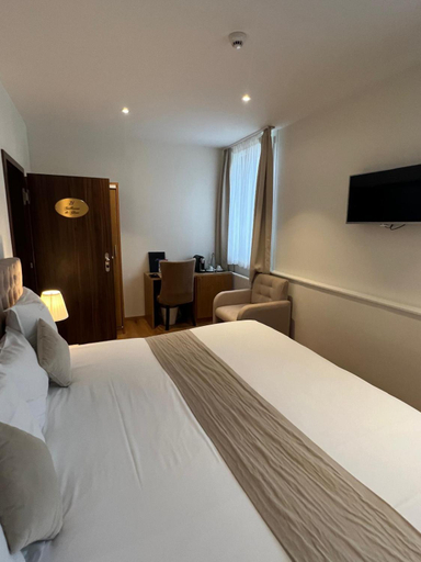 Bedroom 12
