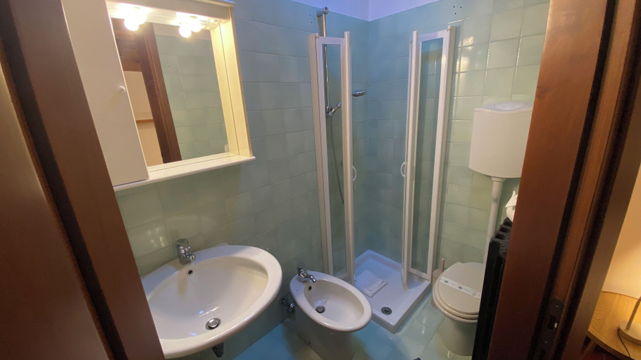 Bathroom, Veronetta 52 Garden, Verona