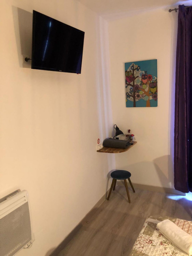 Others 4, Hotel Petit Bastille, Paris