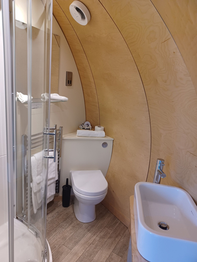 Bathroom 4, Ocean View Pods, Mid and East Antrim