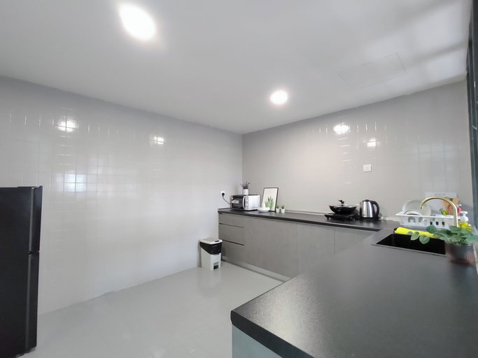 Dining Room 21