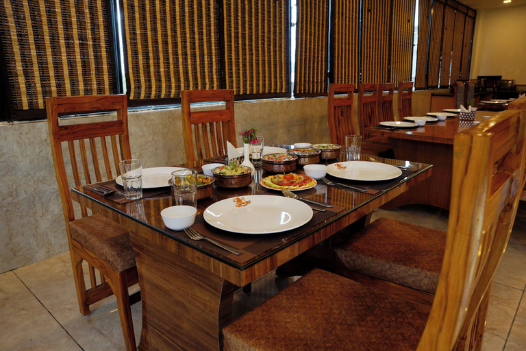 Food & Drinks, Vasant Corbett Resort, Nainital