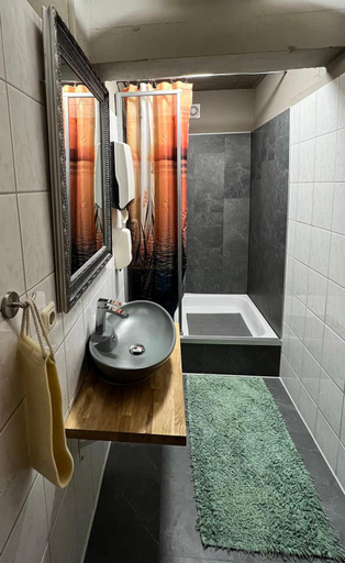 Others 2, Hostel Fehmarn Mehrbett-Zimmer, Ostholstein