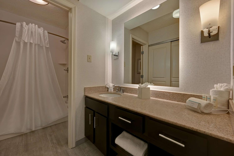 Bathroom 10