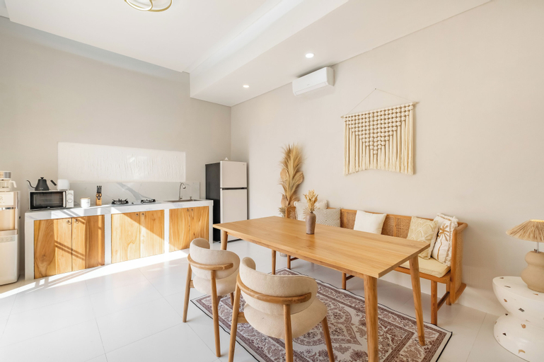 Dining Room 5