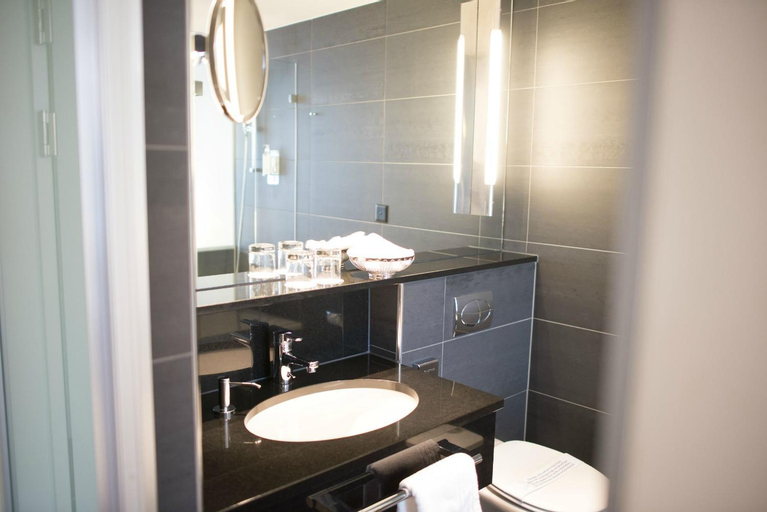 Bathroom 4