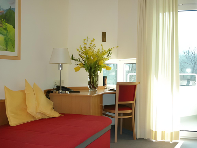 Bedroom 2, Hotel St. Virgil Salzburg, Salzburg
