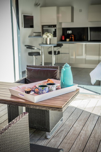 Others 5, Sous les oliviers - Jacuzzi - Studios de standing tout-equipe, Var