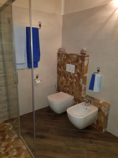 Others 5, Bed and Breakfast MON AMOUR, Udine