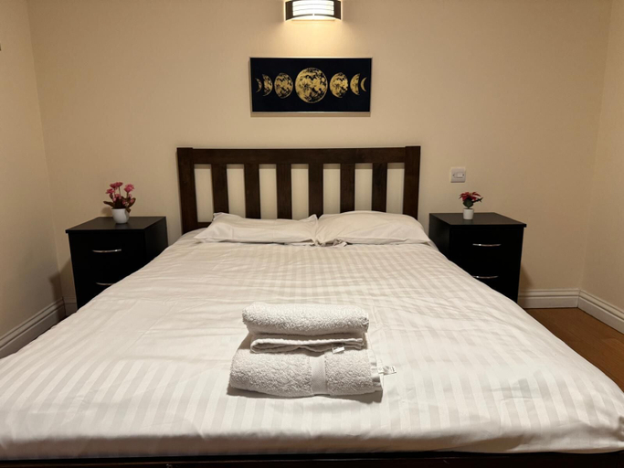 Bedroom 2, The Bell and Bottle, Buckinghamshire